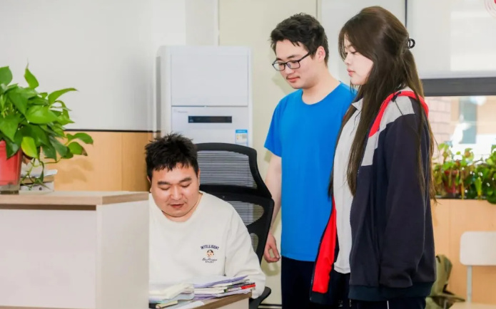 长沙市中嘉高级中学高复部嘉郡班(校考班)